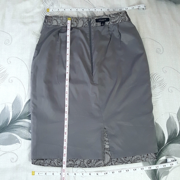 ANN TAYLOR Med Floral Silver Pencil Skirt - Picture 5 of 9